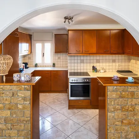 Modern 2 Bed In Downtown Of Fira (Santorini)