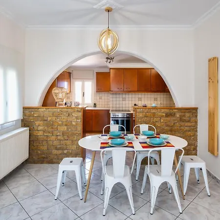 Modern 2 Bed In Downtown Of * Fira (Santorini)
